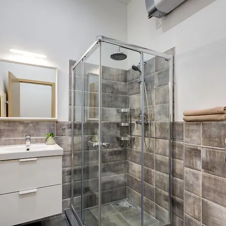 Rozsa - Ohad Apartament *